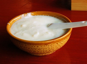 喝酸奶可以减肥吗 正确喝酸奶的过程