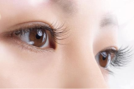 睫毛种植会影响视力吗