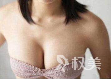 北京美胸医院排名 自体脂肪丰胸需填充几次?